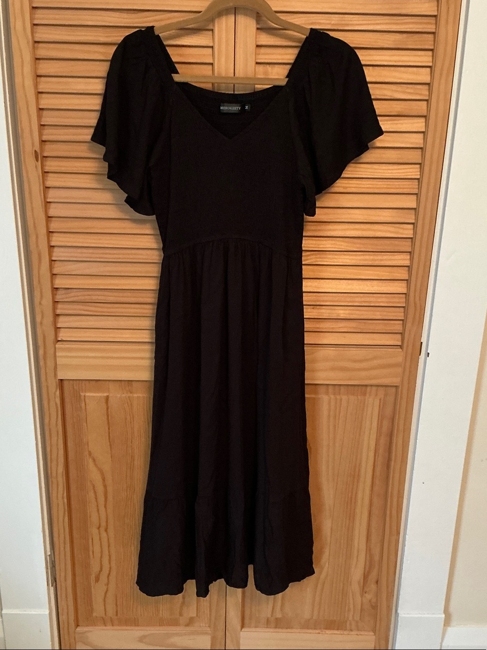 Black Flutter-Sleeve Midi Dress - Women's